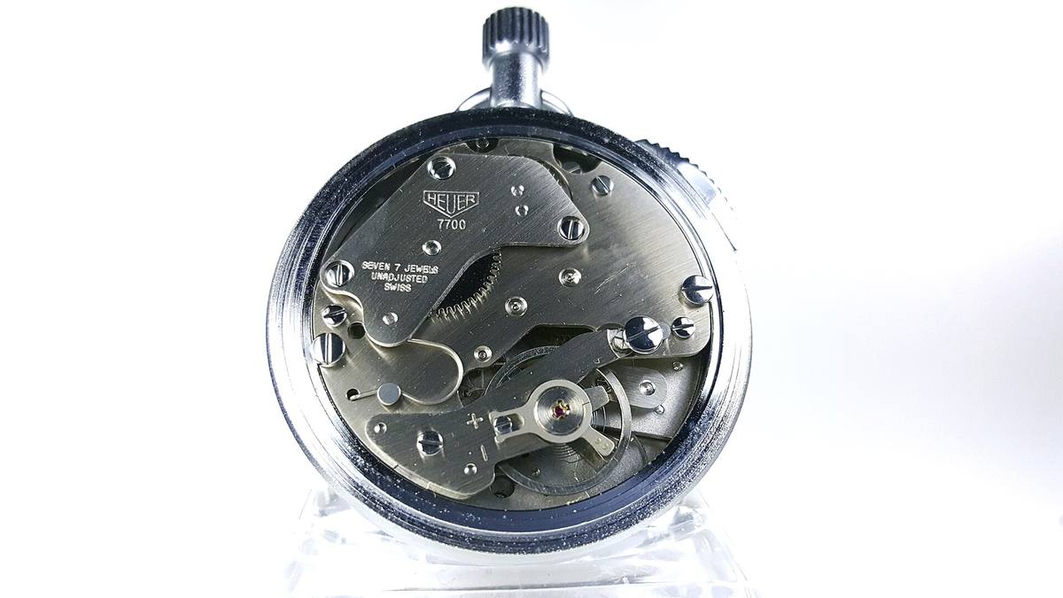 Otevřený strojek mechanických stopek Heuer s kalibrem 7700