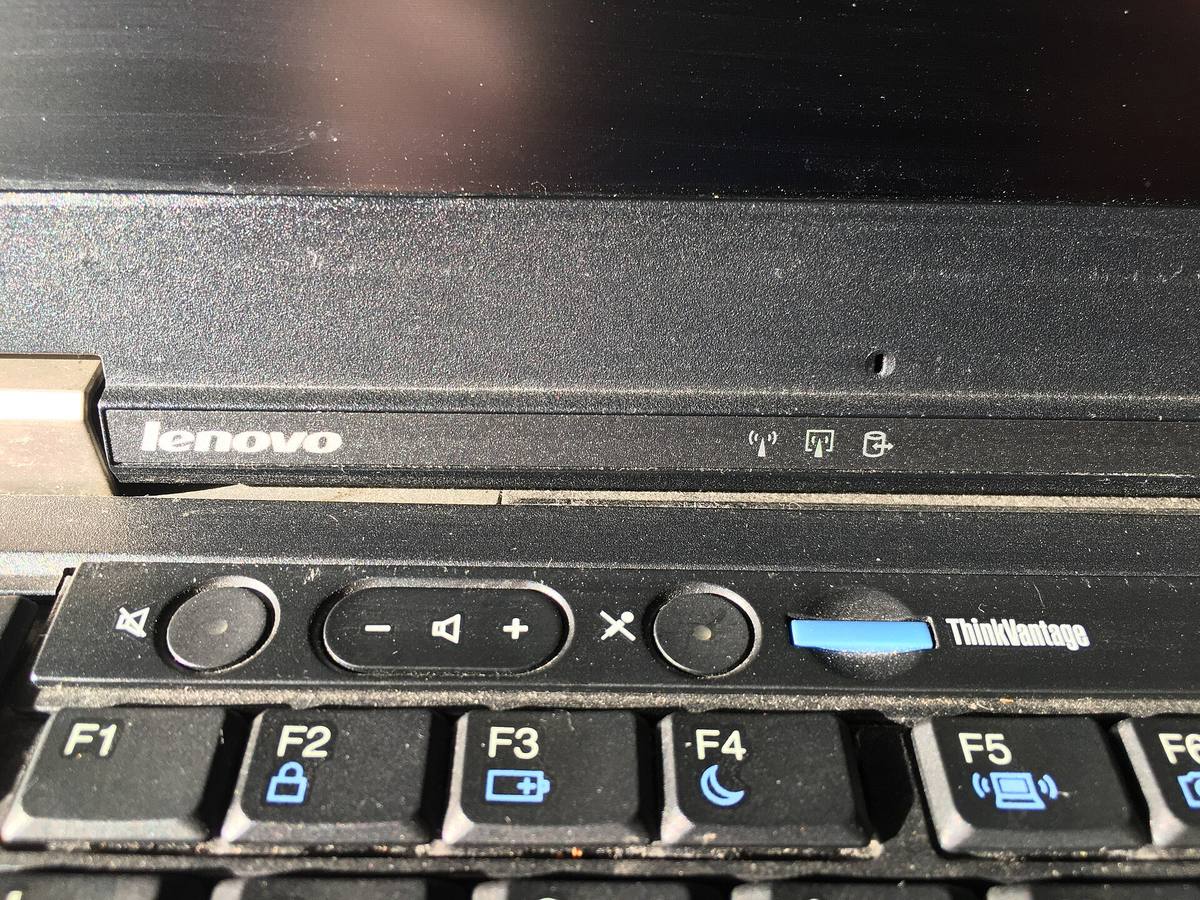 Horní řada kláves notebooku Lenovo ThinkPad