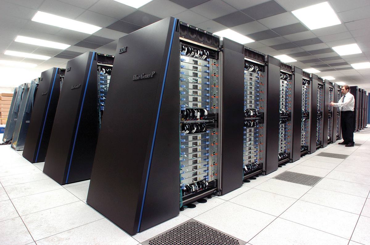 Skříně superpočítače IBM Blue Gene/P v Argonne National Laboratory